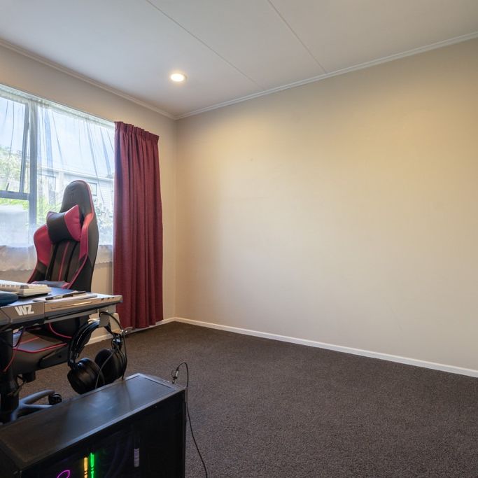 12B Bell Street, Tawa - Photo 1