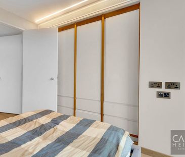 Manhattan Loft Gardens, International Way, London - Photo 5