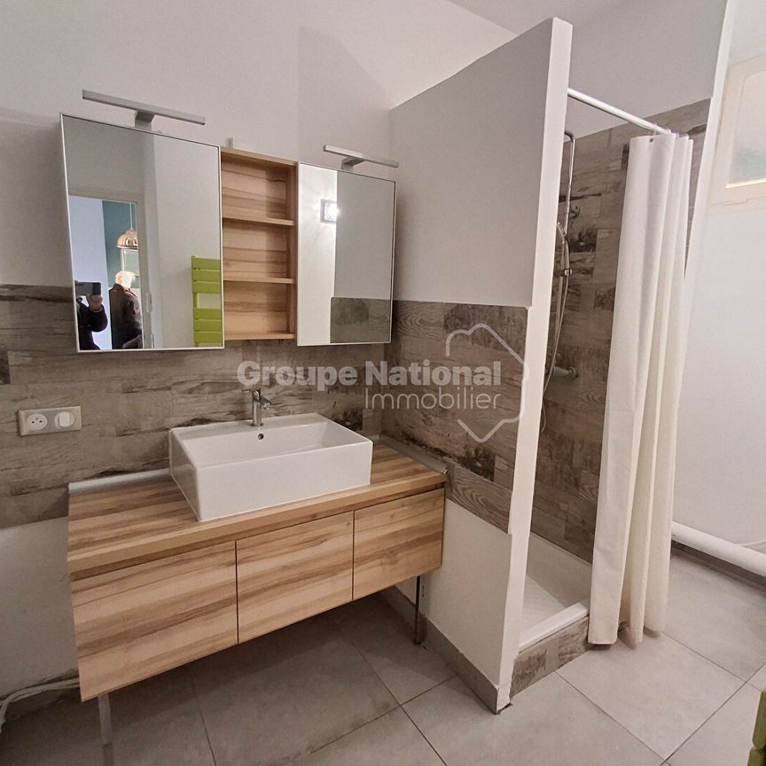 LE PONTET, beau type 2 de 44 m² avec grande terrasse, - Photo 1