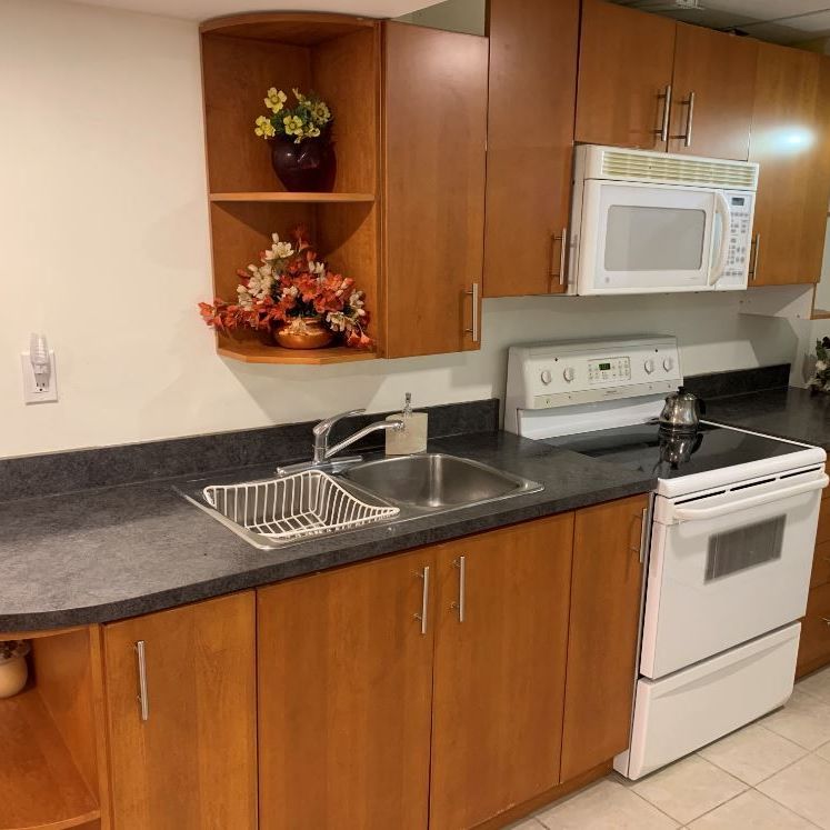 For Lease - 130 Canyon Hill Avenue Unit# Bsmt, Richmond Hill, Ontario - Photo 1