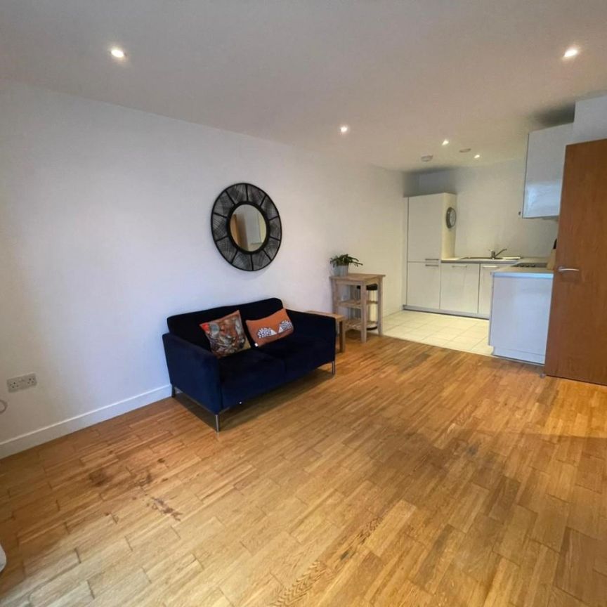 2 bedroom Flat To Let - Photo 1