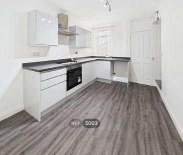 2 bedroom terraced house to rent - Photo 4