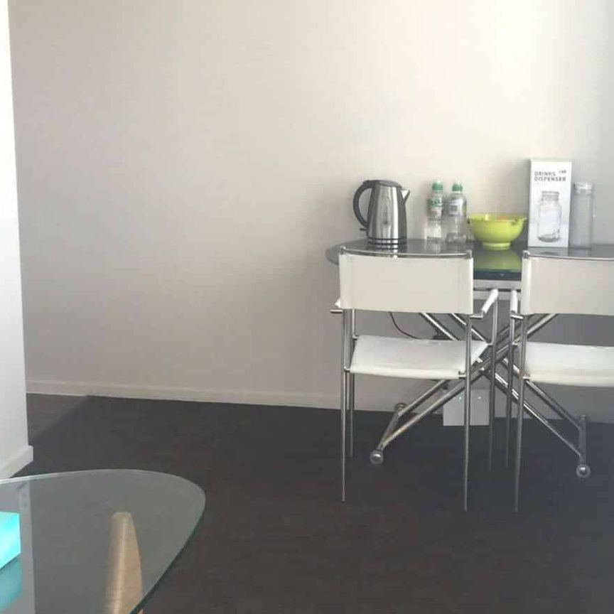 One bedroom apartment plus a living space in CBD - Photo 1