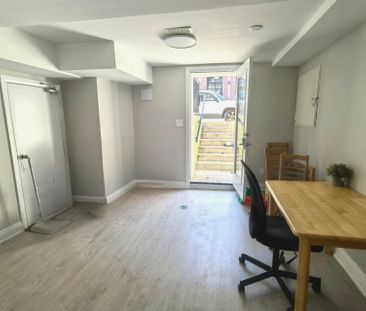 For Lease - 437 Bathurst Street, Toronto, Ontario - Photo 4