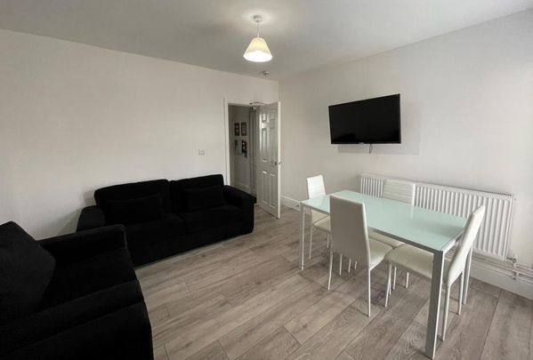 1 bedroom in a house share to rent - Photo 1