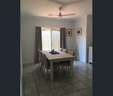 IMMACULATE AND CHARMING COTTAGE - Photo 6