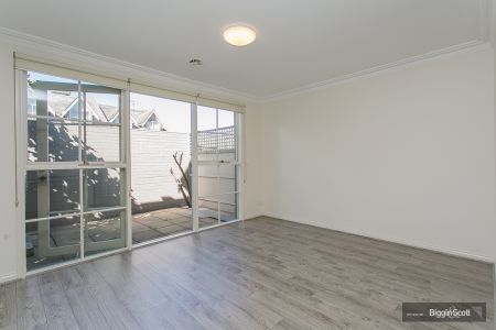 5/24 Green Street, Prahran VIC 3181 - Apartment For Rent | Domain - Photo 2
