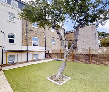 10 bedroom terraced house to rent - Photo 3