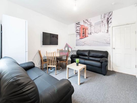 5 bedroom house to rent - Photo 1