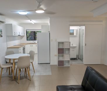 NEWLY RENOVATED CAIRNS CITY APARTMENT, IN SOUGHT LOCATION! - Photo 1