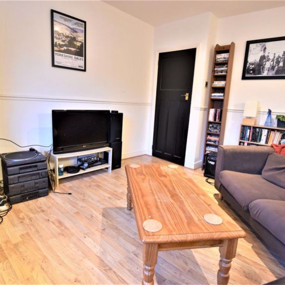 2 bedroom Flat in The Village Street, Leeds - Photo 1