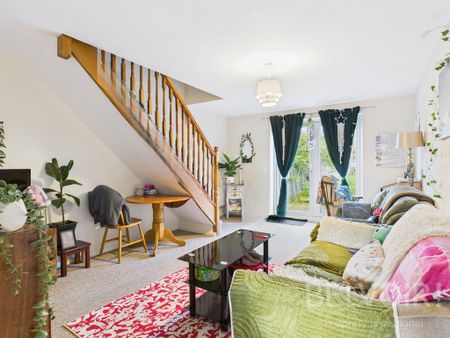 2 bedroom terraced house to rent - Photo 2