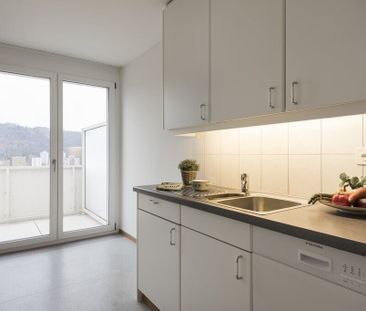 Living with a view - Photo 3