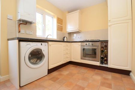 2 bedroom end of terrace house to rent - Photo 5