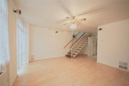 3 bedroom terraced house to rent - Photo 3