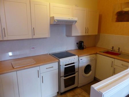 1 bedroom flat to rent - Photo 2