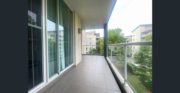 Modern 2-Bedroom Apartment in Prime Location - Homebush West - Photo 1