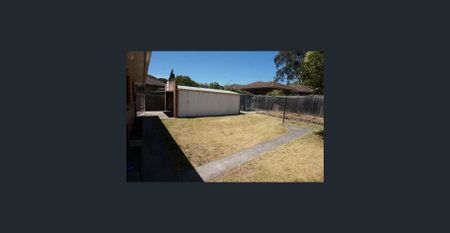 4 Bedroom Family home - Close to Transport - Photo 4