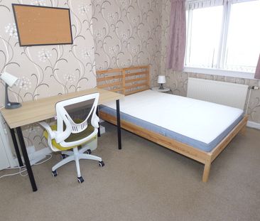 Property to let in St Andrews - Photo 5