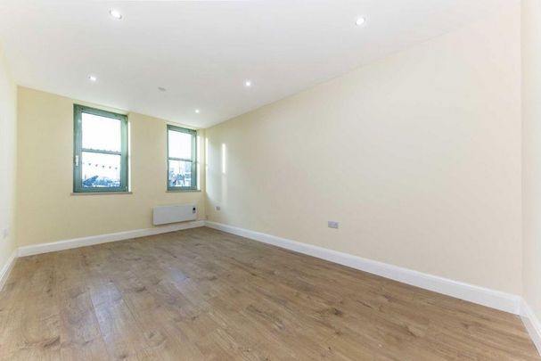 3 bedroom flat to rent - Photo 1