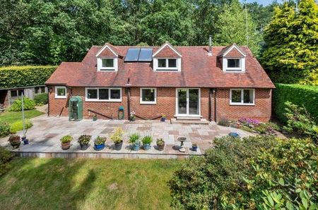 Whitmore Vale Road, Hindhead, Surrey, GU26 - Photo 5