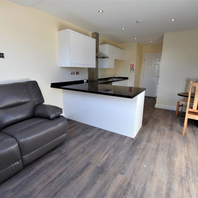 2 bedroom Flat in Woodsley Road, Leeds - Photo 1