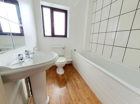 2 Bedroom House to Rent in Arundel Court, Kettering, Northants, NN15 - Photo 5