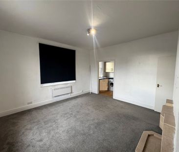 1 bed First Floor Flat for rent - Photo 1