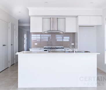 Brand New Family Home in Prime Tarneit! - Photo 6