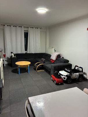 Appartement te huur - Photo 1