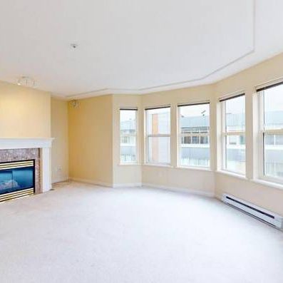 2 bedroom plus den condo in Kerrisdale, over 1000 sqft and 2 parkings - Photo 1