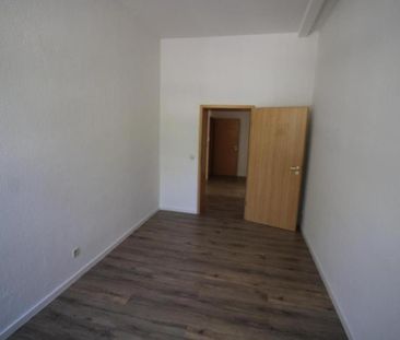 große 2 Zimmer Wohnung mit großes Bad und EBK in Oelsnitz/ Vogtl. - Photo 3