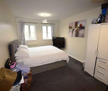 Coopers Court, Kidman Close, Gidea Park, Romford, RM2 - Photo 2