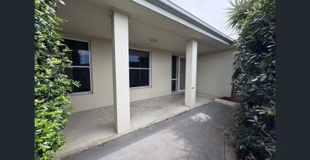 SPACIOUS HOME, GREAT LOCATION!!! - Photo 5