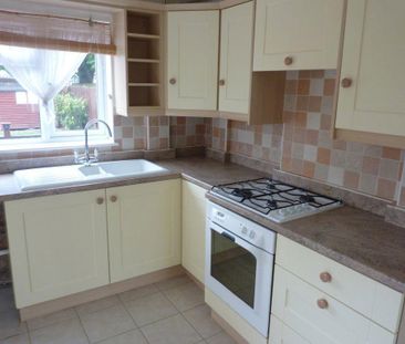 3 bedroom semi-detached house to rent - Photo 5