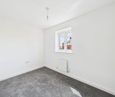 3 bedroom semi-detached house to rent - Photo 5