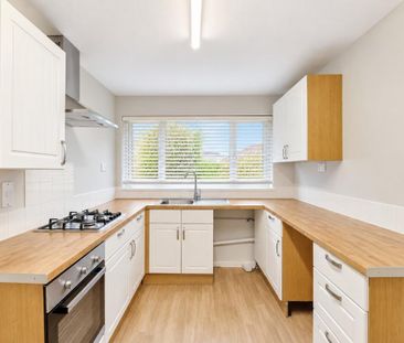 3 bedroom end of terrace house to rent - Photo 4