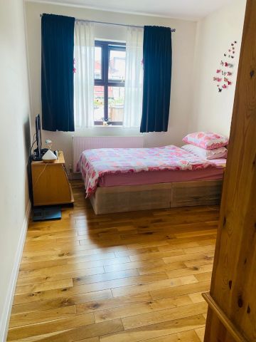 2 Bed Flat, York Road, N11 - Photo 4