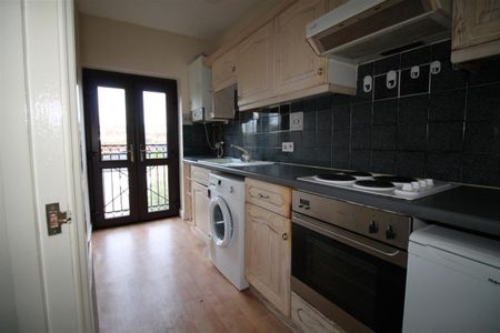 BPC00970 Top Floor Flat, Eastfield Road, Cotham, Bristol - Photo 3