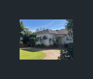 IDEALLY LOCATED FAMILY HOME CLOSE TO TRANSPORT AND SHOPS - Photo 5