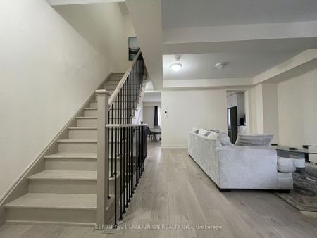 For Lease - 17 McConaghy Court, Vaughan, Ontario - Photo 2