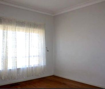 Sunshine North - Photo 3