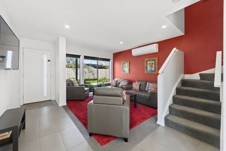 Unit 1/23 Gillies Street South, Alfredton - Photo 2