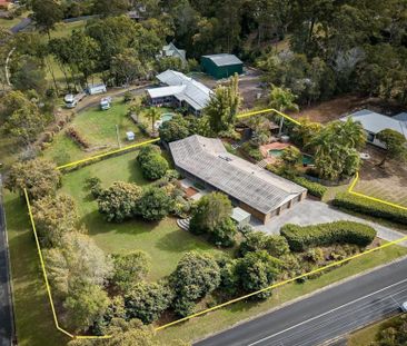Private Hinterland Retreat with Stunning Pool and Bali Hut - Photo 1