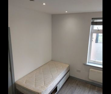 Studio Flat, Engleheart Road, SE6 - Photo 2