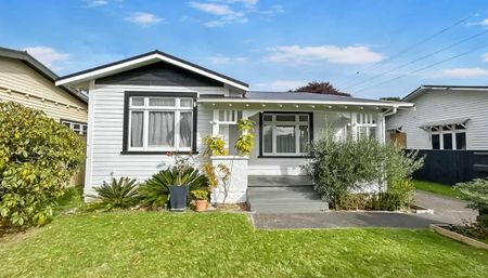 WHANGANUI EAST - 4 BEDROOMS - Photo 2