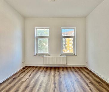 Frisch renoviert: Großzügige & helle 3-Zimmer-Altbauwohnung mit Charme - Photo 3