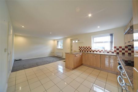 5 bedroom detached house to rent - Photo 3