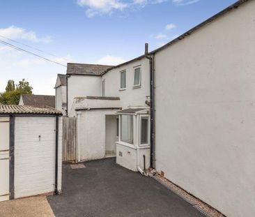 3 bedroom end of terrace house to rent - Photo 2