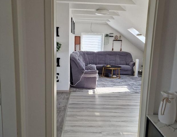Tolle Dachzimmerwohnung in 31626 Haßbergen zu vermieten,01.11.25 - Foto 1